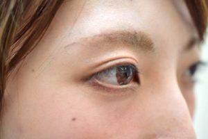眉毛が薄い私